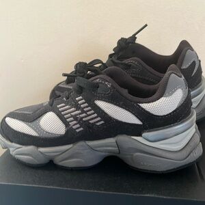 Gently used new balance 9060 size 1y